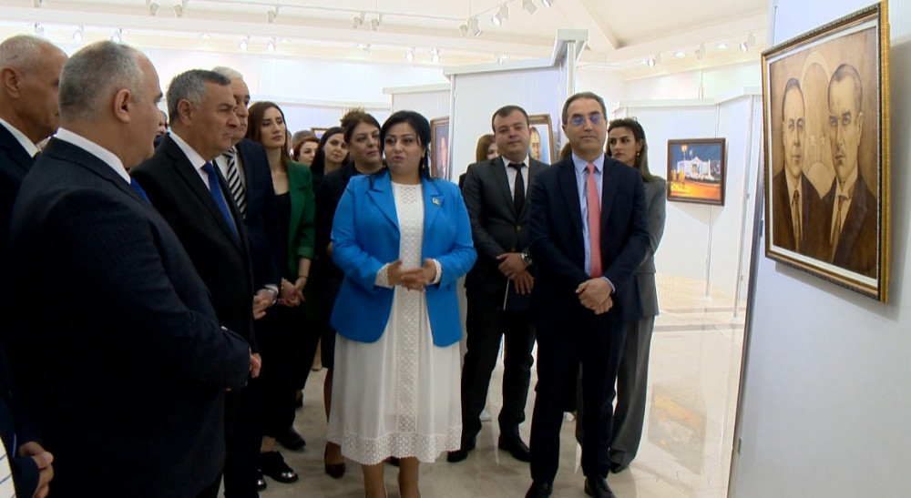 Naxçıvanda “Heydər Əliyev dühası əbədiyaşardır” adlı sərgi açılıb <font color=red> - FOTOLAR</font>