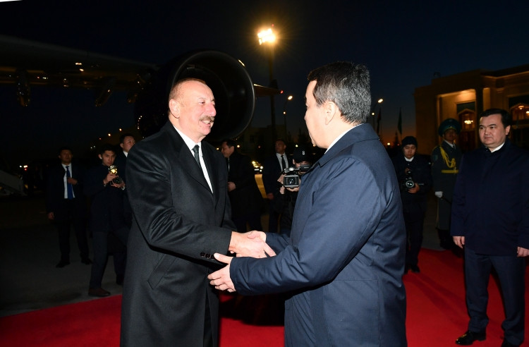 Azərbaycan Prezidenti İlham Əliyevin Qazaxıstana rəsmi səfəri başa çatıb<font color=red> - FOTOLAR</font>