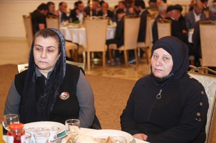Mehriban xanım Əliyevanın təşəbbüsü ilə iftar süfrəsi açılıb<font color=red> - FOTOLAR</font>