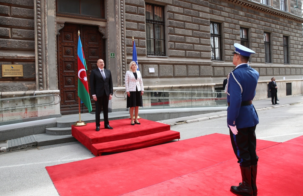 Sarayevoda Azərbaycan Prezidenti İlham Əliyevin rəsmi qarşılanma mərasimi olub<font color=red> - FOTOLAR</font>