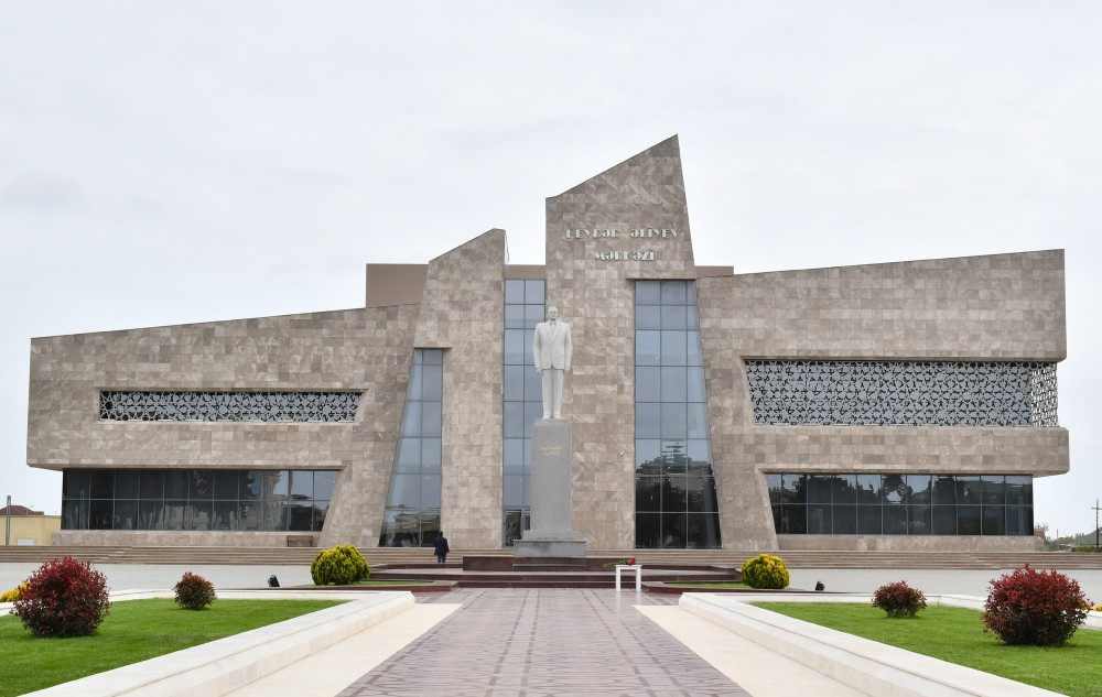 Prezident İlham Əliyev və birinci xanım Mehriban Əliyeva Neftçala rayonuna səfər ediblər<font color='red'> - YENİLƏNİB</font><font color=red> - FOTOLAR</font>