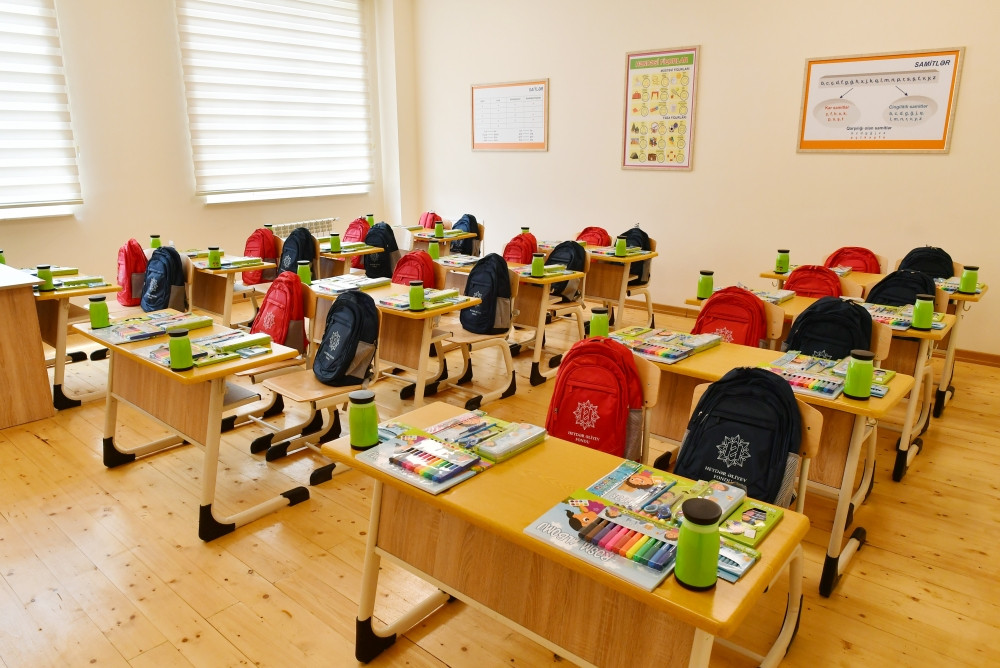 Prezident İlham Əliyev və birinci xanım Mehriban Əliyeva Neftçala rayonunda yeni inşa olunan məktəbin açılışında iştirak ediblər <font color='red'> - YENİLƏNİB</font><font color=red> - FOTOLAR</font>