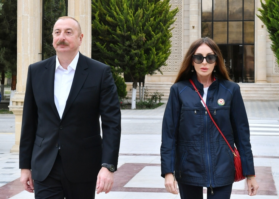 Prezident İlham Əliyev və birinci xanım Mehriban Əliyeva Salyan rayonuna səfər ediblər<font color='red'> - YENİLƏNİB</font><font color=red> - FOTOLAR</font>