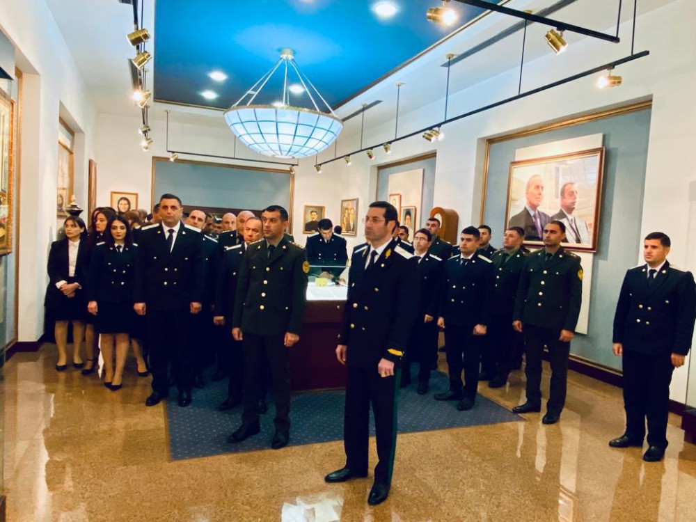  Ədliyyə Nazirliyinin kollektivi Heydər Əliyev Muzeyini ziyarət edib<font color=red> - FOTOLAR</font>