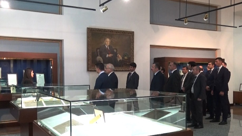 Hesablama Palatasının Naxçıvan üzrə İdarəsinin kollektivi Heydər Əliyev Muzeyini ziyarət edib<font color=red> - FOTOLAR</font>