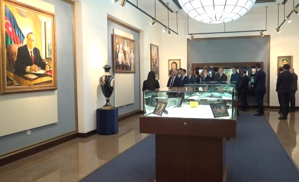 Hesablama Palatasının Naxçıvan üzrə İdarəsinin kollektivi Heydər Əliyev Muzeyini ziyarət edib<font color=red> - FOTOLAR</font>