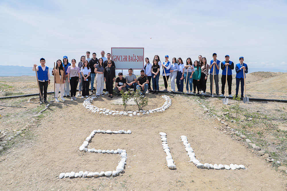 Gənclər təmizlik aksiyası keçirib<font color=red> - FOTOLAR</font>