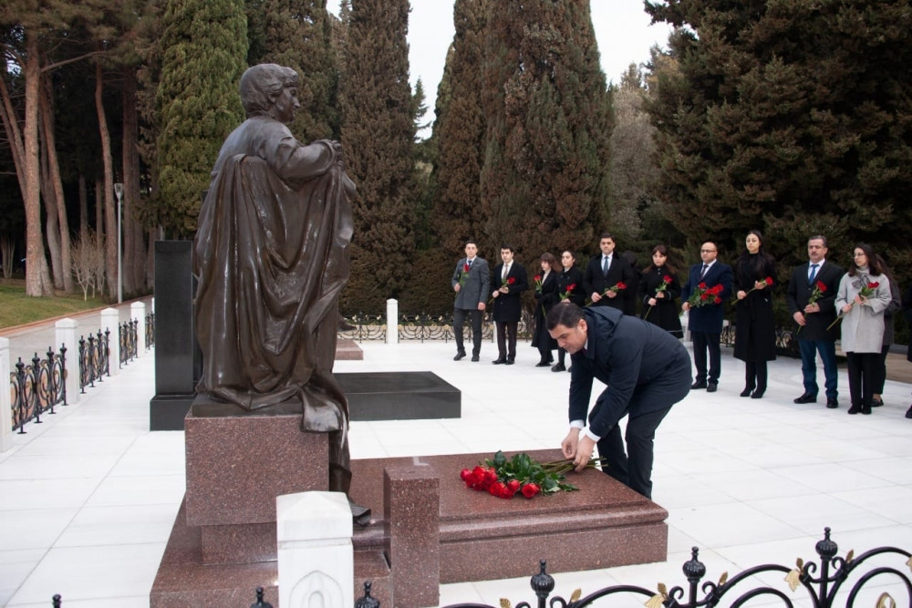 Naxçıvanın Bakıdakı daimi nümayəndəliyində Ulu Öndərin 100 illiyinə həsr olunmuş dəyirmi masa təşkil edilib<font color=red> - FOTOLAR</font>