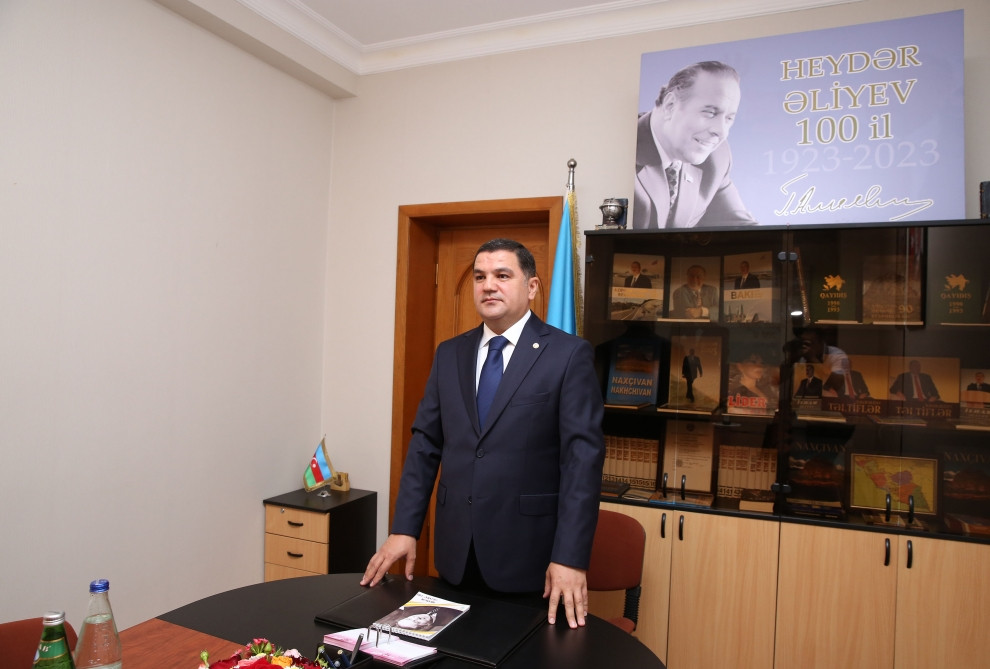 Naxçıvanın Bakıdakı daimi nümayəndəliyində Ulu Öndərin 100 illiyinə həsr olunmuş dəyirmi masa təşkil edilib<font color=red> - FOTOLAR</font>