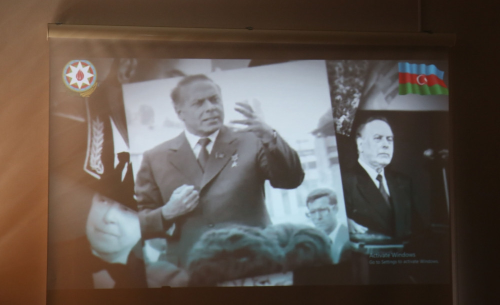 Naxçıvanın Bakıdakı daimi nümayəndəliyində Ulu Öndərin 100 illiyinə həsr olunmuş dəyirmi masa təşkil edilib<font color=red> - FOTOLAR</font>