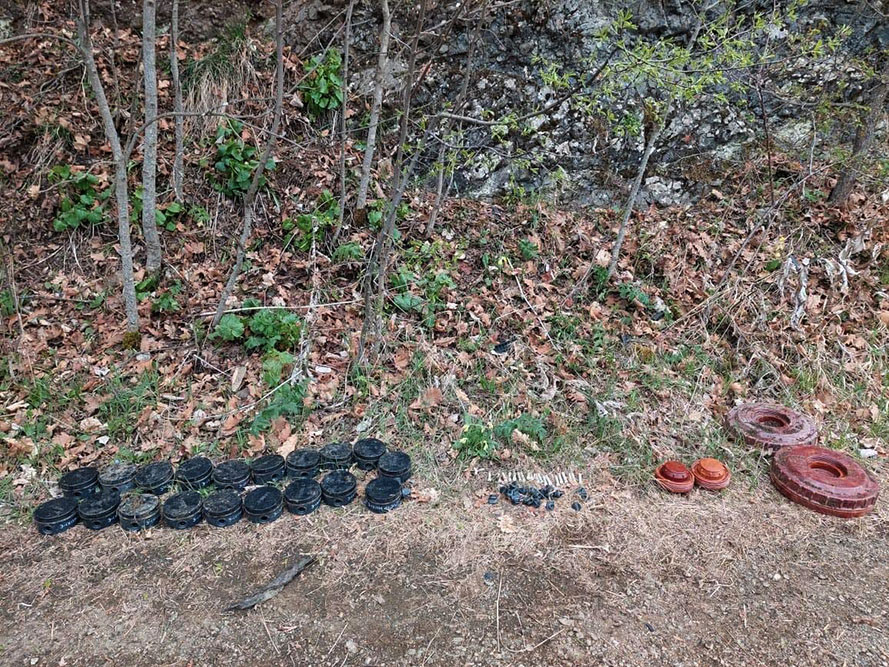 MN: Hərbçilərimiz Ermənistanda istehsal olunan minaya düşüb<font color=red> - FOTOLAR</font>