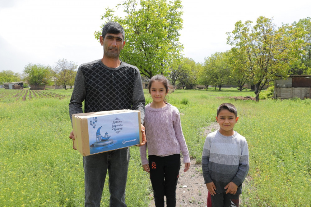 “Naxçıvanbank” aztəminatlı ailələrə ərzaq yardımı edib<font color=red> - FOTOLAR</font>