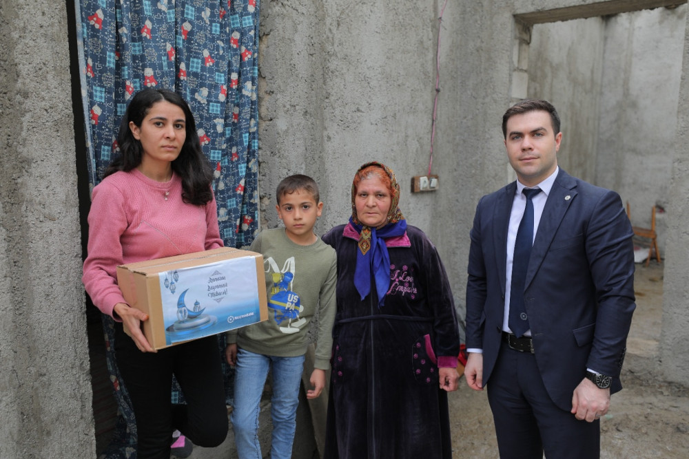 “Naxçıvanbank” aztəminatlı ailələrə ərzaq yardımı edib<font color=red> - FOTOLAR</font>