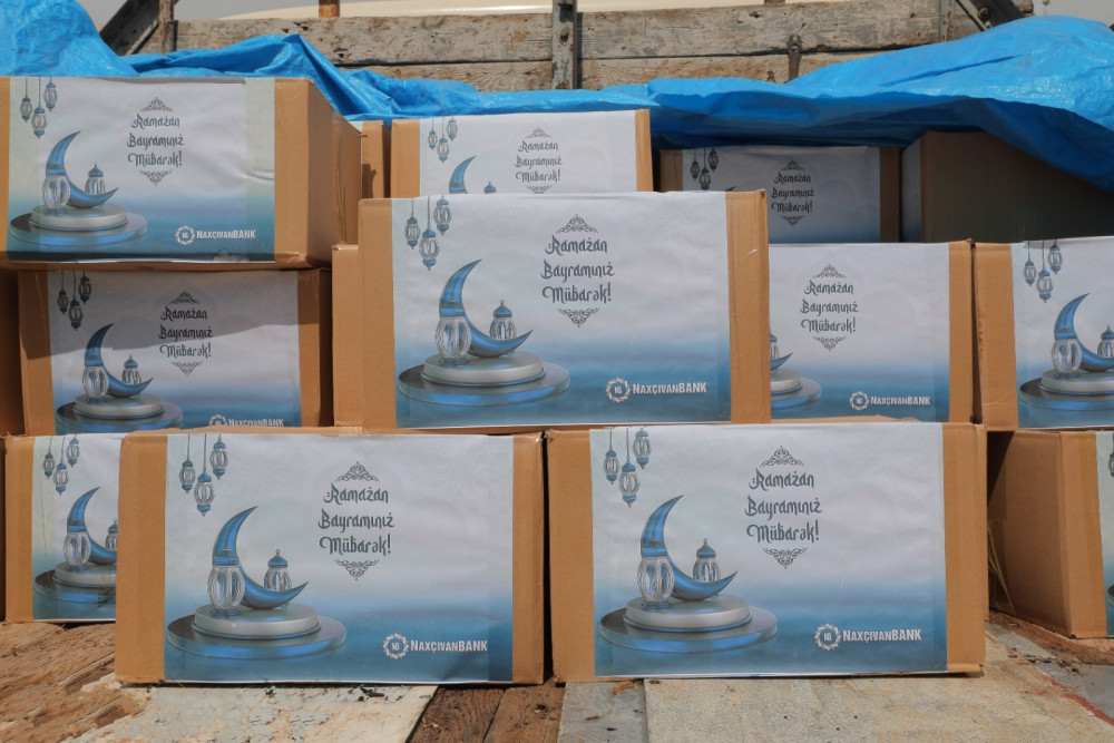 “Naxçıvanbank” aztəminatlı ailələrə ərzaq yardımı edib<font color=red> - FOTOLAR</font>