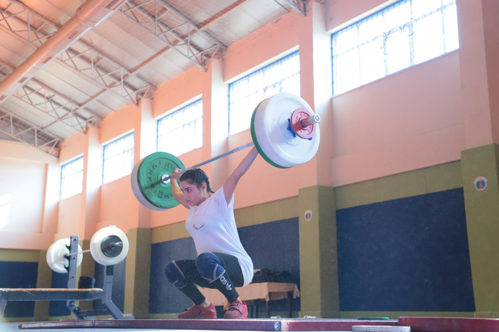 Şərurda ağırlıqqaldırma üzrə yarış keçirilib<font color=red> - FOTOLAR</font>