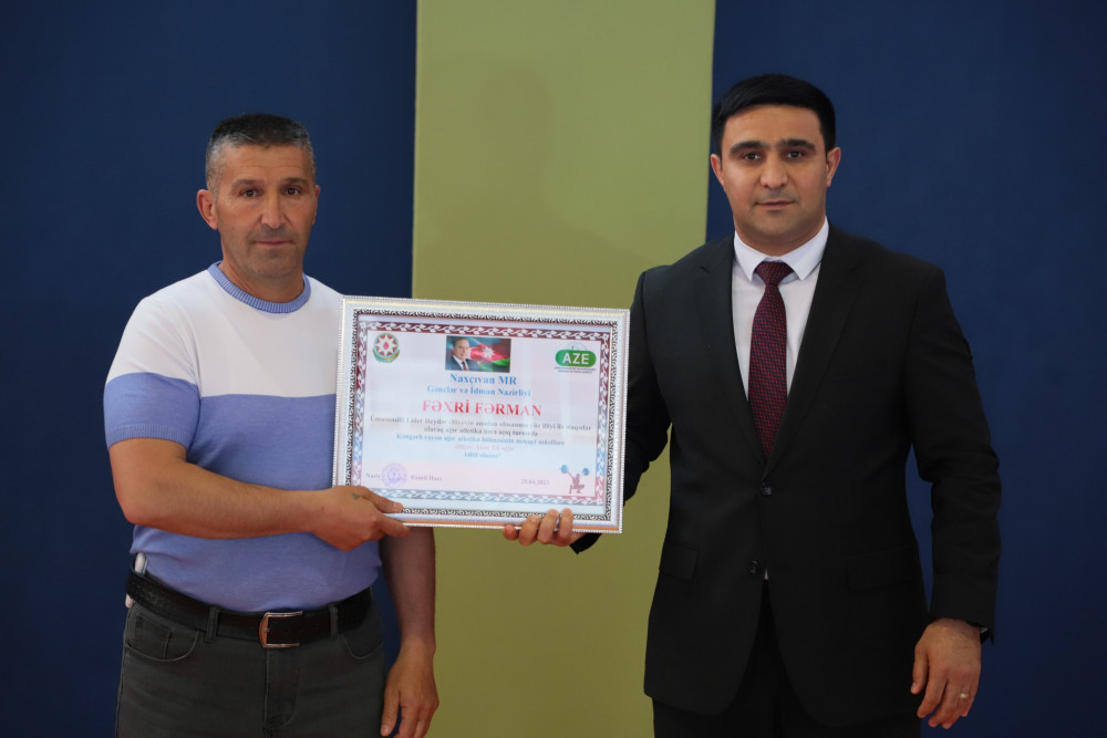 Şərurda ağırlıqqaldırma üzrə yarış keçirilib<font color=red> - FOTOLAR</font>