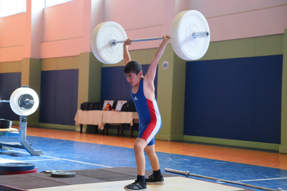 Şərurda ağırlıqqaldırma üzrə yarış keçirilib<font color=red> - FOTOLAR</font>