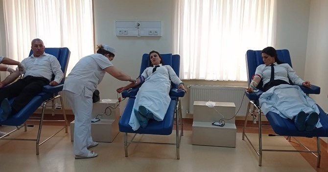 Naxçıvanda prokurorluq əməkdaşları tərəfindən qanvermə aksiyası keçirilib<font color=red> - FOTOLAR</font>