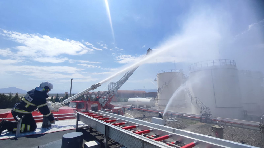Naxçıvan Fövqəladə Hallar Nazirliyi Naxçıvan Bеynəlxаlq Hаvа Limаnındа tаktiki-xüsusi təlim keçirib<font color=red> - FOTOLAR</font>