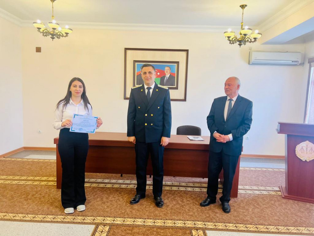 Hüquqşünaslıq ixtisası tələbələrinin istehsalat təcrübəsi başa çatıb<font color=red> - FOTOLAR</font>