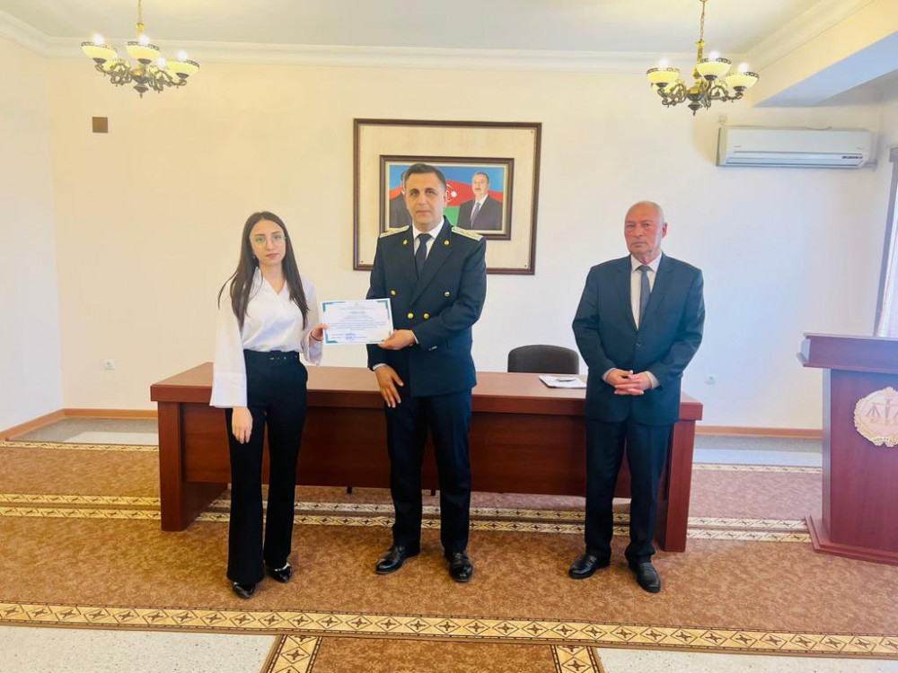 Hüquqşünaslıq ixtisası tələbələrinin istehsalat təcrübəsi başa çatıb<font color=red> - FOTOLAR</font>