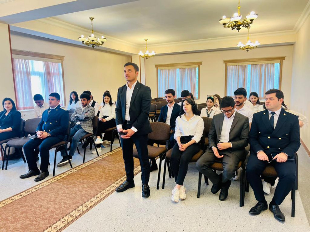 Hüquqşünaslıq ixtisası tələbələrinin istehsalat təcrübəsi başa çatıb<font color=red> - FOTOLAR</font>