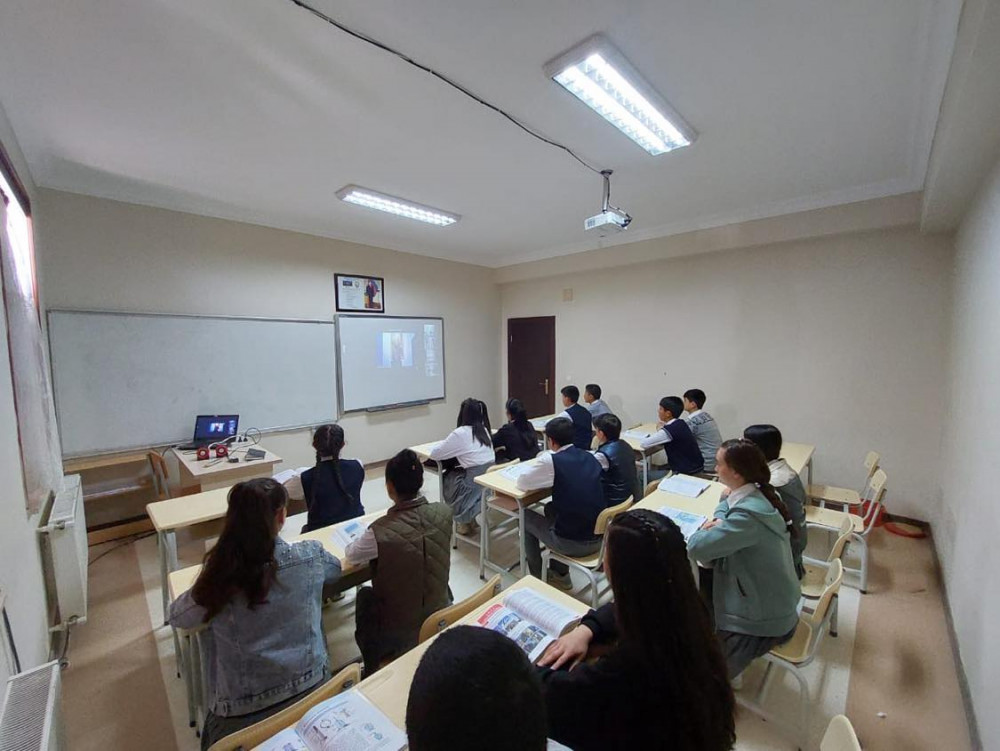 Naxçıvan məktəblərində “Oftalmoloq alim, akademik Zərifə xanım Əliyeva” mövzusunda interaktiv dərs keçirilib<font color=red> - FOTOLAR</font>