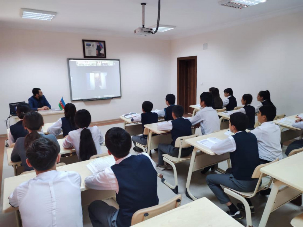 Naxçıvan məktəblərində “Oftalmoloq alim, akademik Zərifə xanım Əliyeva” mövzusunda interaktiv dərs keçirilib<font color=red> - FOTOLAR</font>