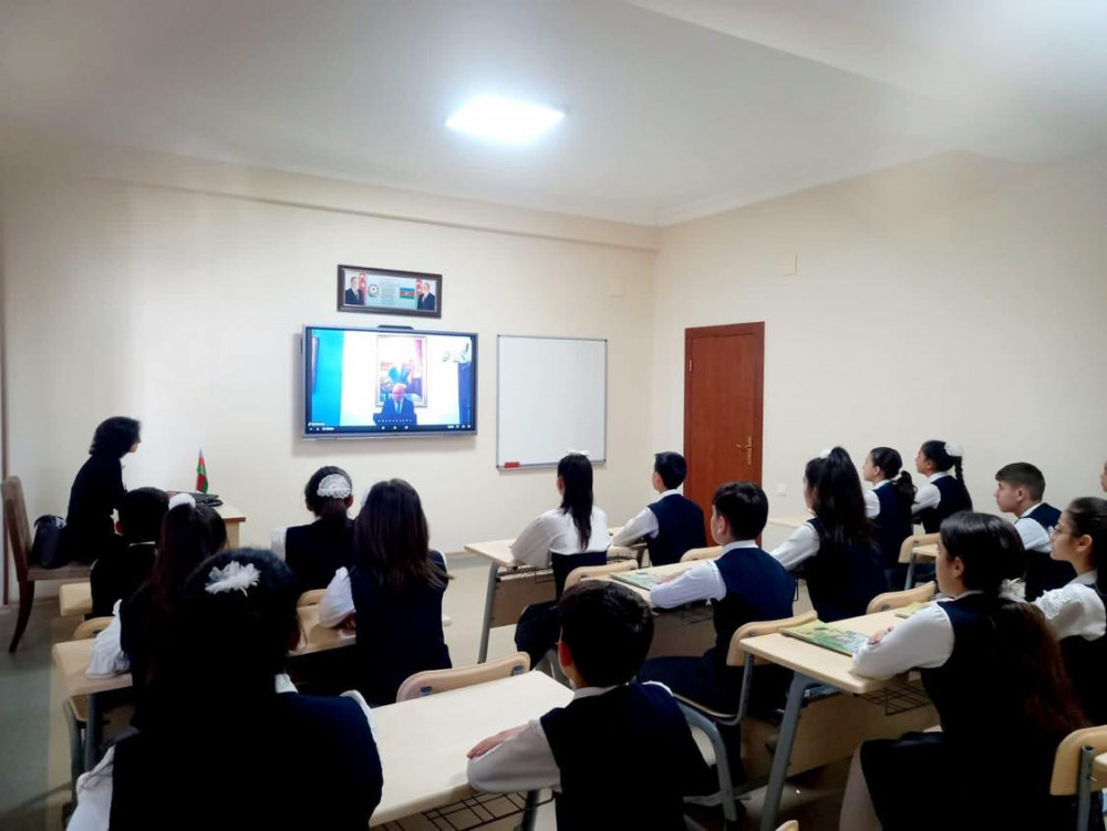 Naxçıvan məktəblərində “Oftalmoloq alim, akademik Zərifə xanım Əliyeva” mövzusunda interaktiv dərs keçirilib<font color=red> - FOTOLAR</font>