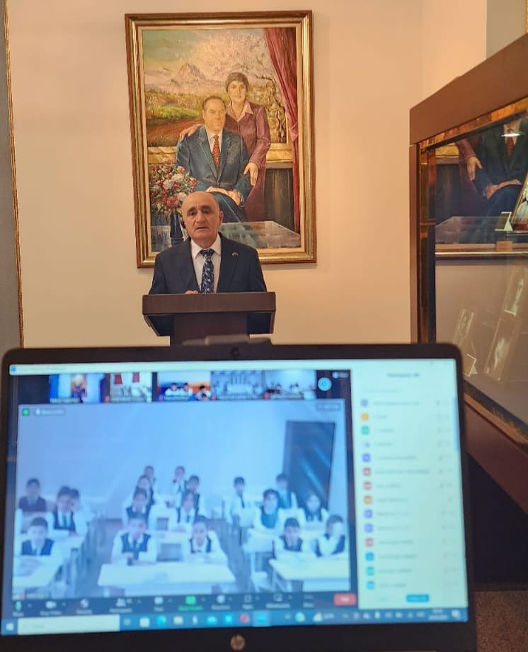 Naxçıvan məktəblərində “Oftalmoloq alim, akademik Zərifə xanım Əliyeva” mövzusunda interaktiv dərs keçirilib<font color=red> - FOTOLAR</font>