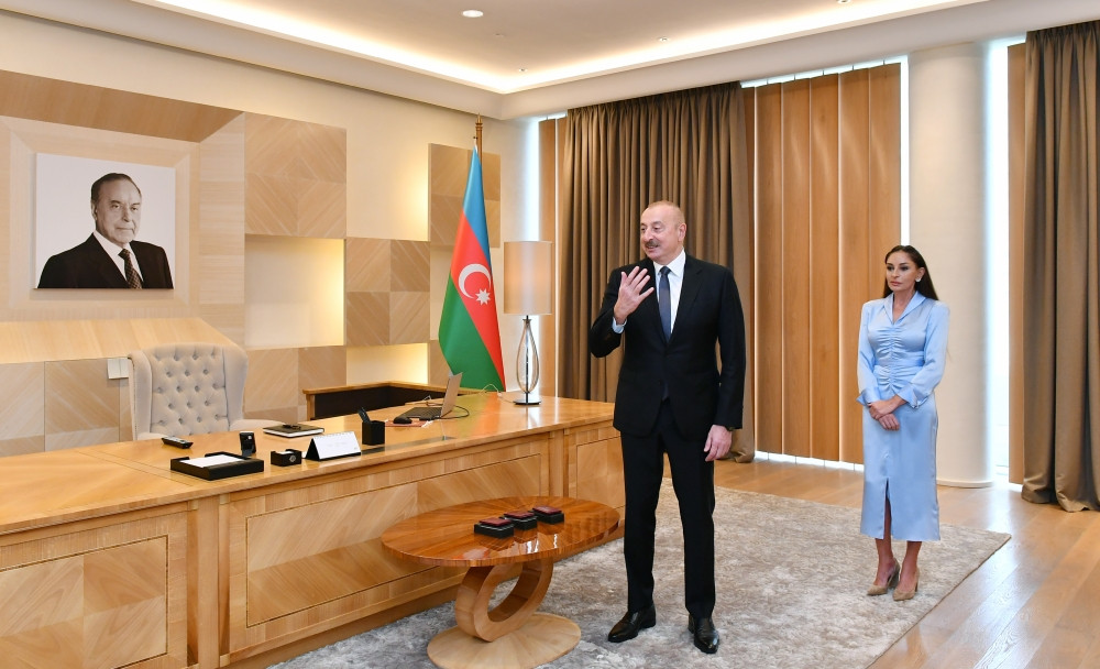 Prezident İlham Əliyev və birinci xanım Mehriban Əliyeva Ağır atletika üzrə Avropa çempionatında qələbələrini Azərbaycana həsr etmiş Türkiyə idmançıları ilə görüşüblər<font color='red'> - YENİLƏNİB</font><font color=red> - FOTOLAR</font>