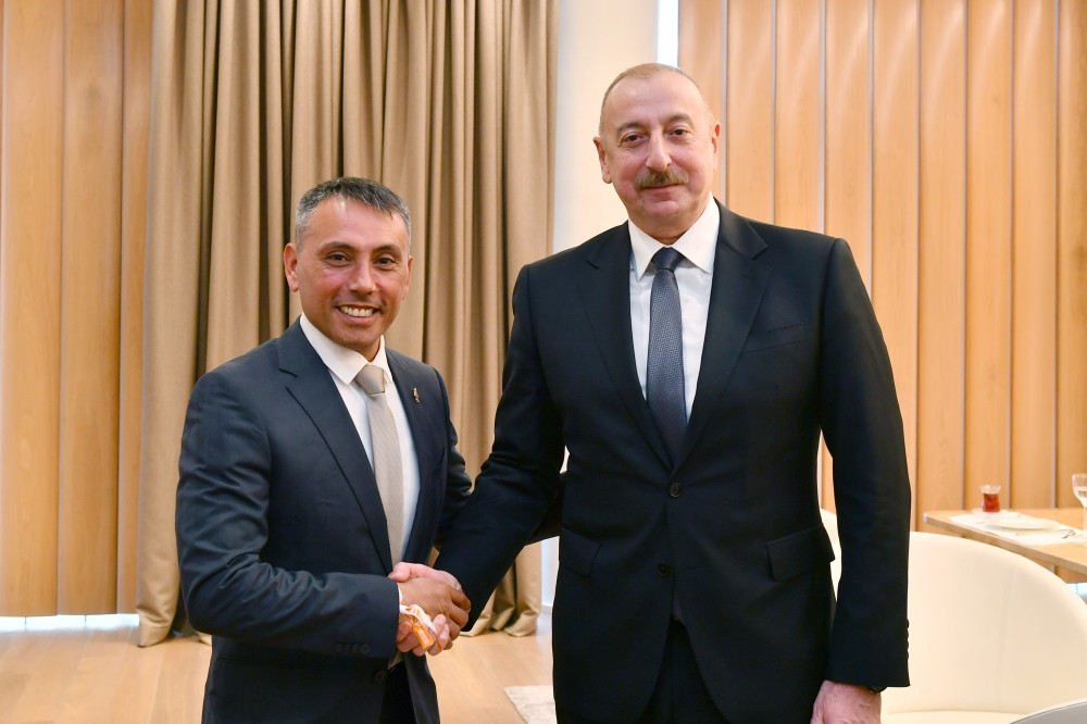 Prezident İlham Əliyev və birinci xanım Mehriban Əliyeva Ağır atletika üzrə Avropa çempionatında qələbələrini Azərbaycana həsr etmiş Türkiyə idmançıları ilə görüşüblər<font color='red'> - YENİLƏNİB</font><font color=red> - FOTOLAR</font>