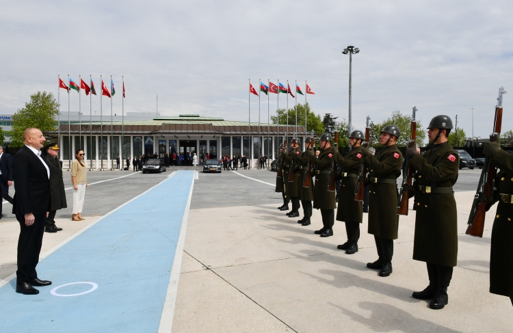 Azərbaycan Prezidenti İlham Əliyevin Türkiyəyə işgüzar səfəri başa çatıb<font color=red> - FOTOLAR</font>