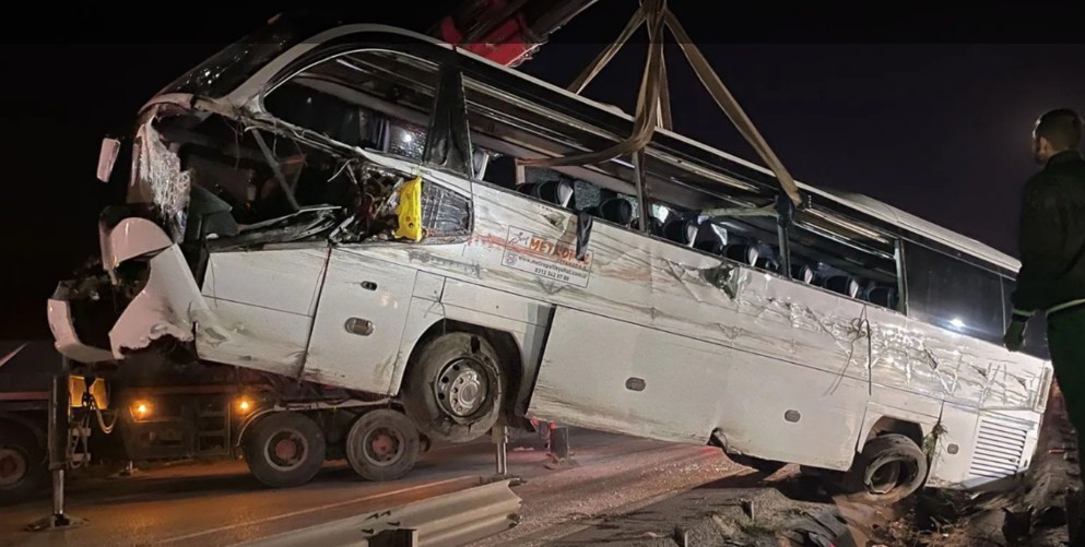 Türkiyədə tələbələri daşıyan avtobus aşıb: ölənlər və xeyli sayda yaralı var<font color=red> - FOTOLAR</font>