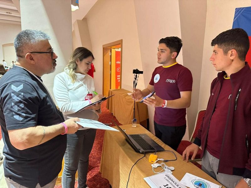 NDU-nun komandası dünyanın ən böyük robototexnika festivalının qalibi olub<font color=red> - VİDEO</font>