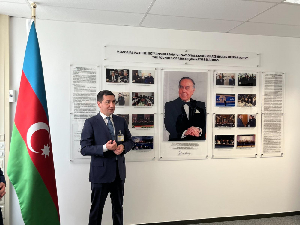NATO-nun mənzil qərargahında Heydər Əliyevin 100 illik yubileyi ilə bağlı sərgi açılıb<font color=red> - FOTOLAR</font>