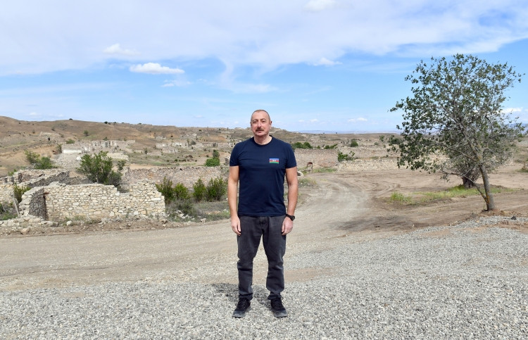 Cəbrayılın Horovlu kəndinin təməli qoyulub<font color=red> - FOTOLAR</font>