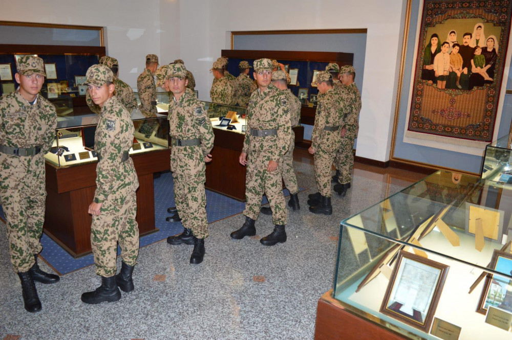 Daxili Qoşunların Naxçıvandakı hərbi birləşməsinin kollektivi Heydər Əliyev Muzeyində olub<font color=red> - FOTOLAR</font>