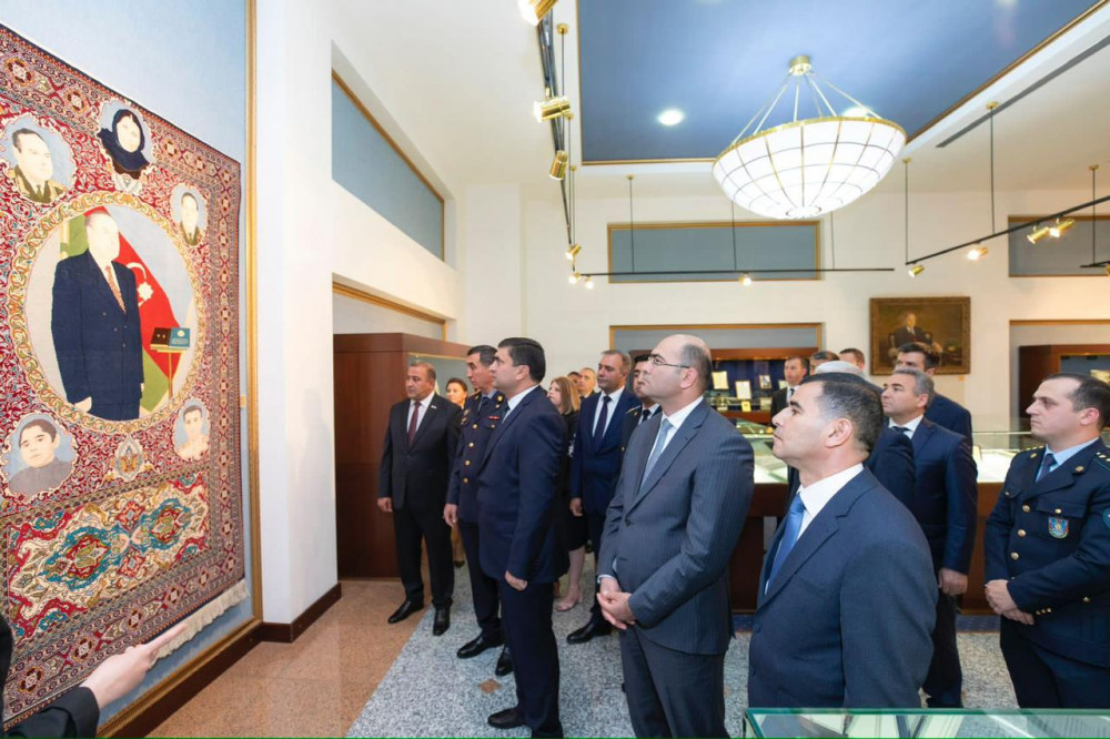 Naxçıvan Şəhər İcra Hakimiyyətində ümumilli liderin 100 illik yubileyinə həsr olunmuş tədbir keçirilib<font color=red> - FOTOLAR</font>