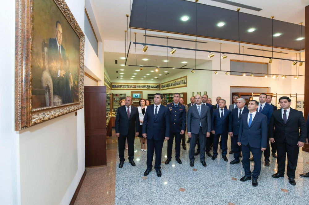 Naxçıvan Şəhər İcra Hakimiyyətində ümumilli liderin 100 illik yubileyinə həsr olunmuş tədbir keçirilib<font color=red> - FOTOLAR</font>