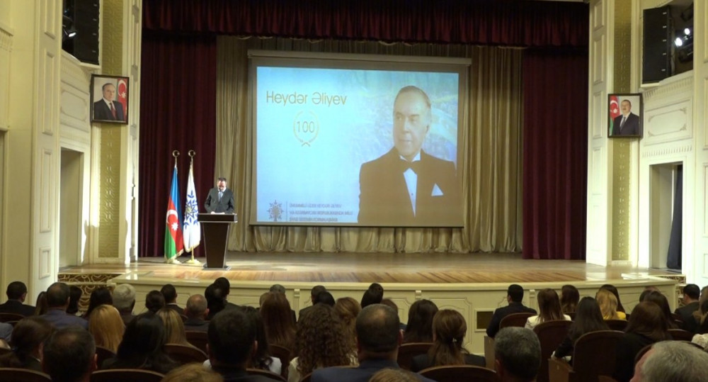 YAP Naxçıvan MR Təşkilatı “Ümummilli lider Heydər Əliyev və Azərbaycan Respublikasında milli siyasi sistemin formalaşması” mövzusunda konfrans təşkil edib<font color=red> - FOTOLAR</font>