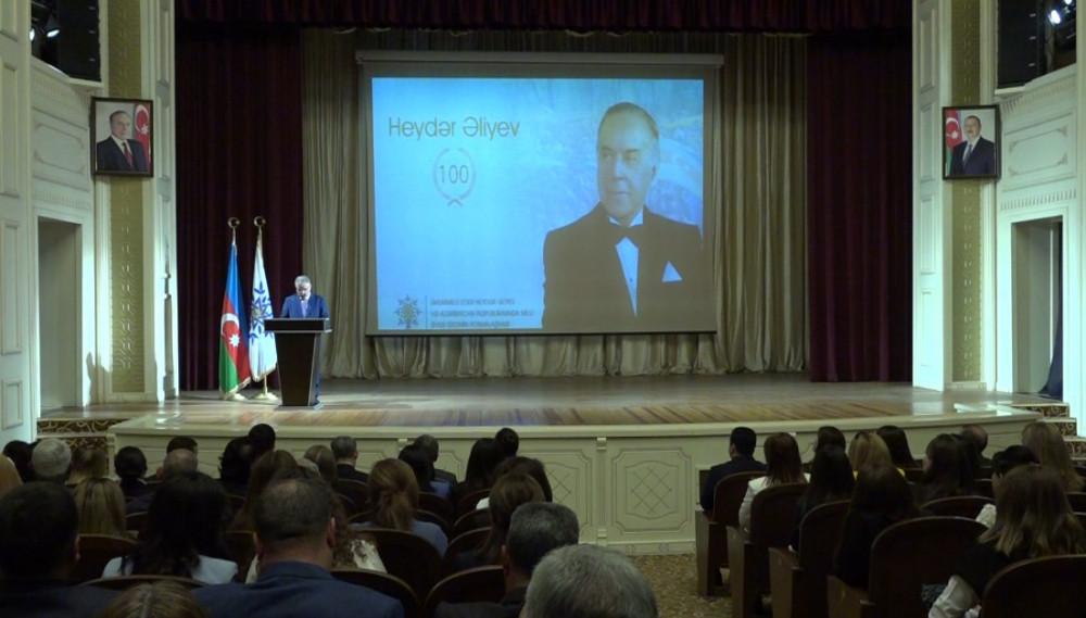 YAP Naxçıvan MR Təşkilatı “Ümummilli lider Heydər Əliyev və Azərbaycan Respublikasında milli siyasi sistemin formalaşması” mövzusunda konfrans təşkil edib<font color=red> - FOTOLAR</font>