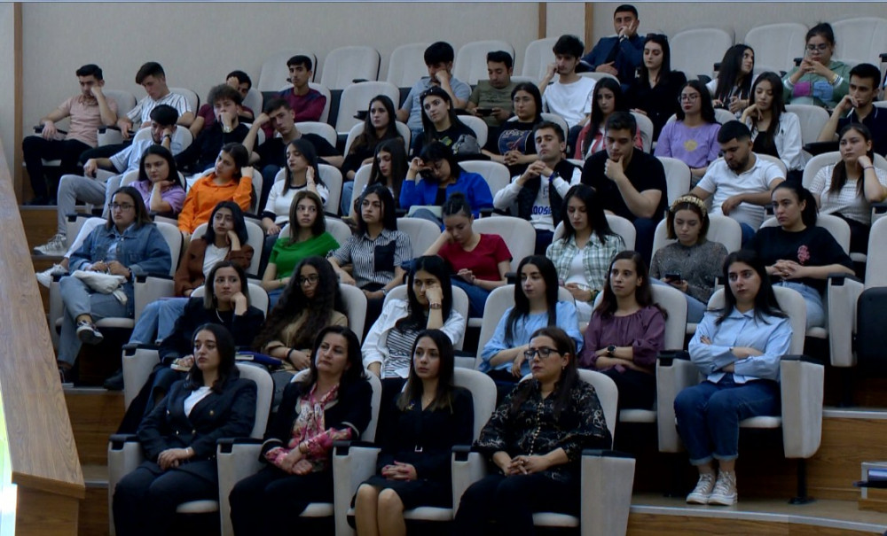 “Naxçıvan” Universitetində konfrans keçirilib<font color=red> - FOTOLAR</font>