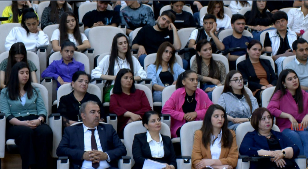 “Naxçıvan” Universitetində konfrans keçirilib<font color=red> - FOTOLAR</font>
