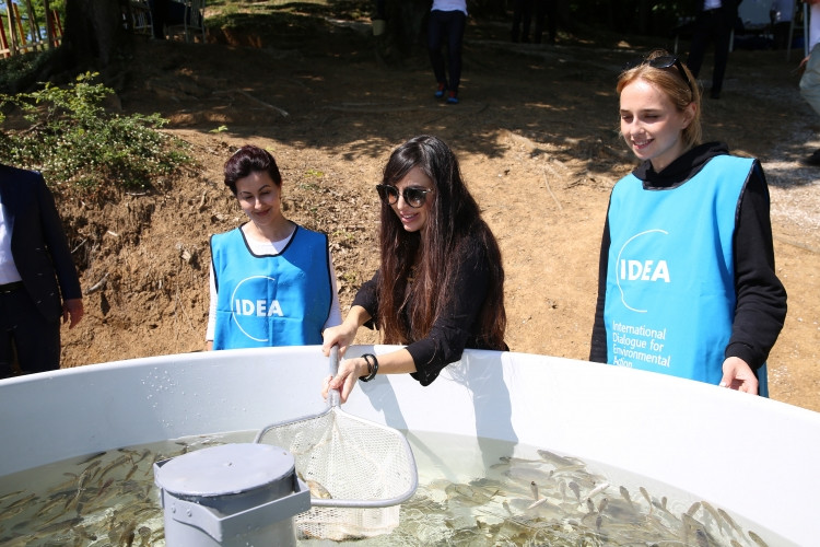 Leyla Əliyeva Ulu Öndərin 100 illiyinə həsr edilən ekoloji aksiyalarda iştirak edib<font color=red> - FOTOLAR</font>