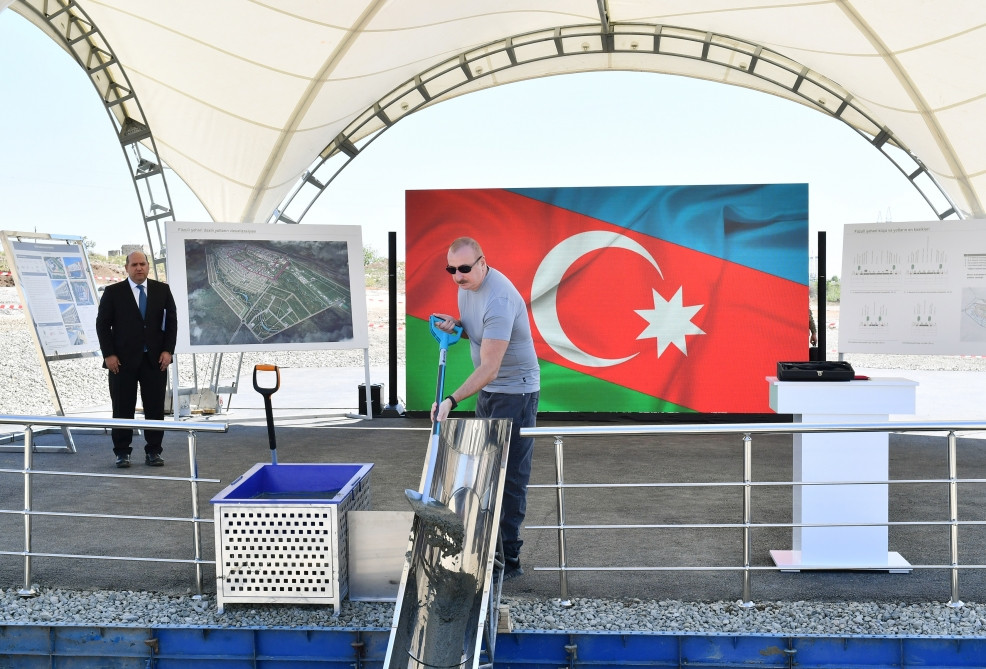 Füzuli şəhərinin daxili yol-küçə şəbəkəsinin təməli qoyulub<font color=red> - FOTOLAR</font>