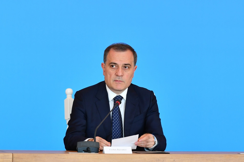 “Heydər Əliyev və Azərbaycanda müstəqil dövlət quruculuğu: sosial-iqtisadi keçidin tarixi və müasirliyi” mövzusunda konfrans keçirilib<font color='red'> - YENİLƏNİB</font><font color=red> - FOTOLAR</font>