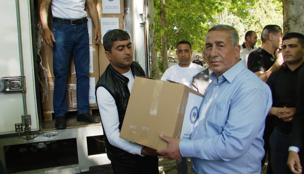 Naxçıvanda 2700 aztəminatlı ailəyə sovqatlar təqdim olunub<font color=red> - FOTOLAR</font>