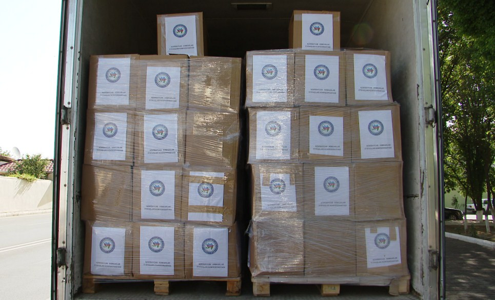 Naxçıvanda 2700 aztəminatlı ailəyə sovqatlar təqdim olunub<font color=red> - FOTOLAR</font>