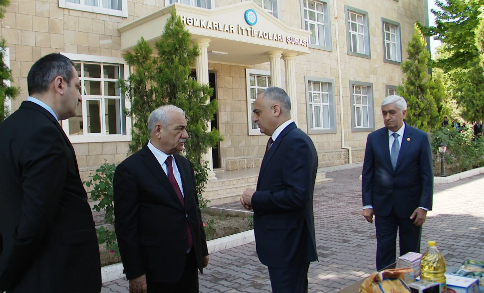 Naxçıvanda 2700 aztəminatlı ailəyə sovqatlar təqdim olunub<font color=red> - FOTOLAR</font>